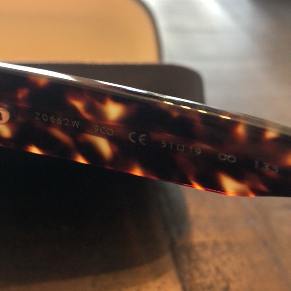 Louis Vuitton sunglasses lightly used in excellent condition ! - Picture 2 of 9